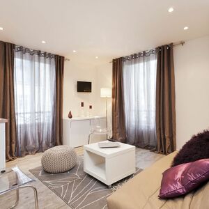 TV, free wifi, kitchen and sleeping a bed with a mattress 