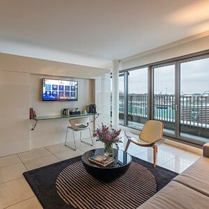 private bathrooms, modern amenities. Guests enjoy free Wifi