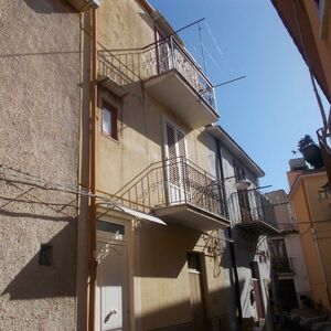 sh 806 town house, Caccamo, Sicily