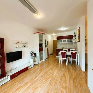 2-Bedroom Apartment with Park view &ndash; Sunny Day 6