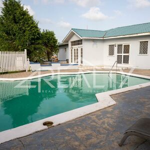 Grand 4-bedroom Bungalow Home Lake Gardens!