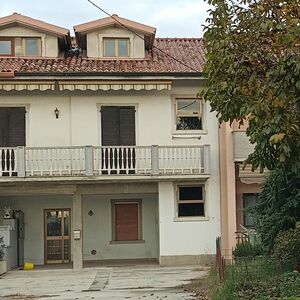 LIVING IN A FARMHOUSE