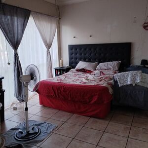 2 Bedroom Townhouse for Sale in Rhodesfield