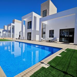 Modern Sea View Villa in Finestrat, 8 Minutes from Benidorm