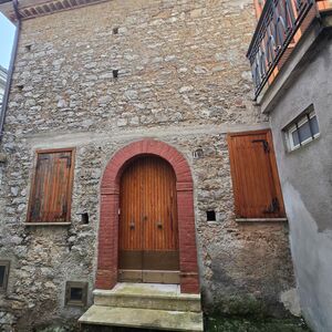 Independent Italian-Style House in an Authentic Historic Vil