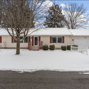 3 Bedroom Home in Duneland School System | Corner Lot & Move