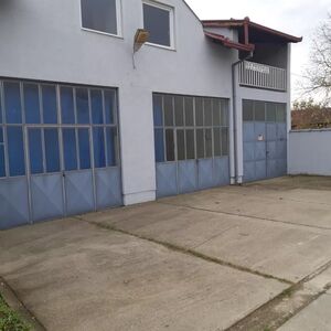I am selling industrial and residential space in Backa Palan