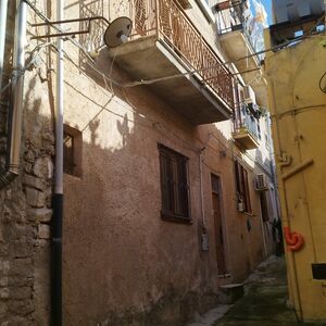 sh 859 town house, Caccamo, Sicily