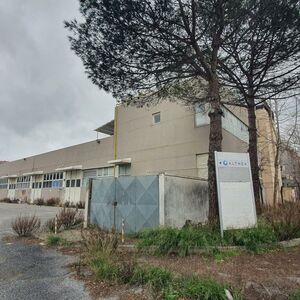 Complesso immobiliare costituito da due corpi di fabbrica 