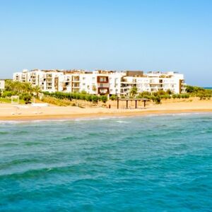 Ready to move - Beachfront Studio-Apartment in north Cyprus