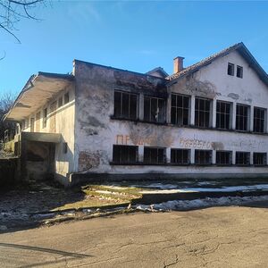 old old bakery with good road access and lots of development