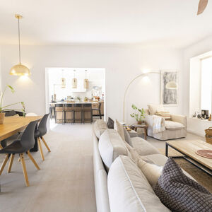 MODERN AND CHARMING VILLA WITH SEA AND MOUNTAIN VIEWS 