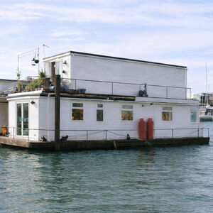 Two level residential houseboat - Flying Moon  &pound;98,750