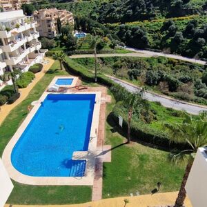 Penthouse for sale in Calahonda