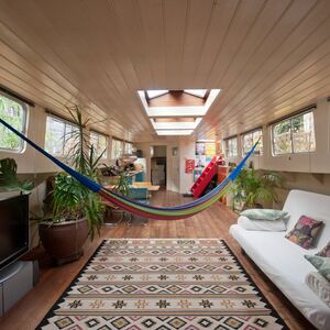 1 living room, 1 bathroom, 1 bedroom, 1toilet, 75m2 , 800 ft