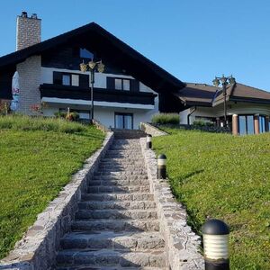 House with Indor swiming pool and Helidrom