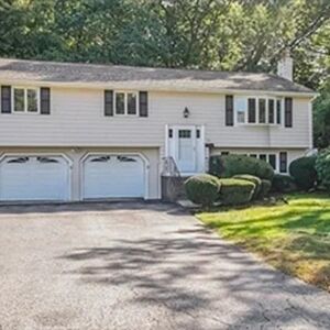 3bed in West Roxbury, MA 02132 - $1300/monthly