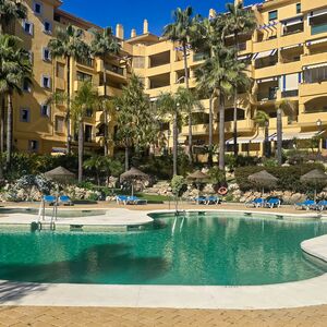 LOS ALMENDROS, SAN PEDRO 3 BEDROOMS RECENTLY RENOVATED FLAT