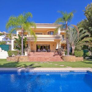 BEAUTIFUL 6 BEDROOMS FAMILY VILLA IN LOS ARQUEROS, BENAHAV&Iacute;S