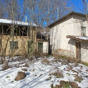 Semi-detached house with big farm buildings 5km Osam river