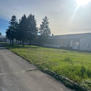 A 1500m2 hall is for rent in Mionica