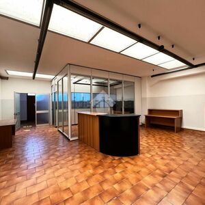 Versatile Workspace / Storage Unit &ndash; 165 sqm Varese