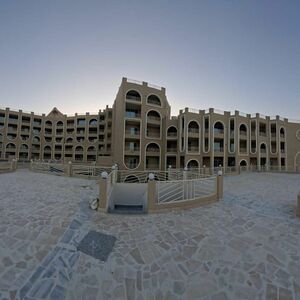 One Bedroom Apartment 70Sqm directly on the pool