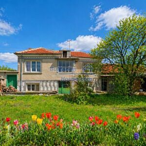 BULGARIAN Rural Retreat with a house, big garden and more...