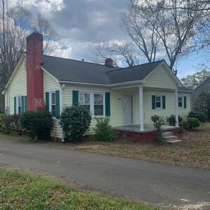 Mixed-use Investment Property w/3 Units 