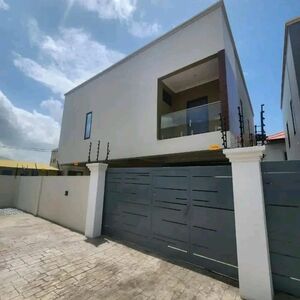 EXECUTIVE3-BEDROM TOWHOUSE TO LET@ADJRINGANOR