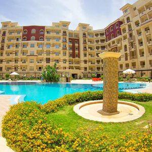 Studio 50Sqm directly on the pool