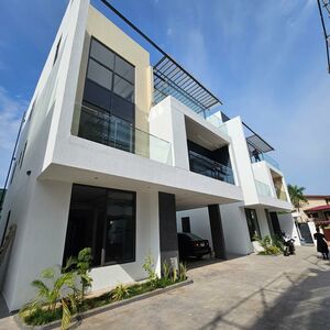 ULTRA MODERN 4-BED TOWNHOUSE FOR SALE@ CANTONMENT