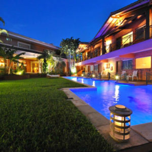 (4) Hotel in the Recoleta District of Asunci&oacute;n, Paraguay