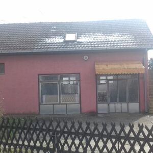 Residential and commercial space for sale in Despotvo