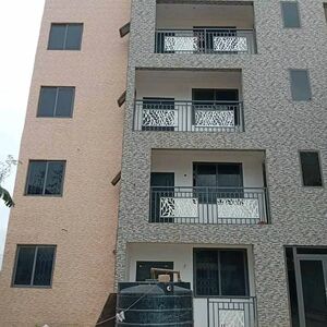 EXECUTIVE 2-BEDROOM FLAT TO LET@MADINA ESTATE