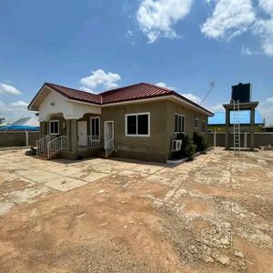 DECENT 3-BEDROOM HOME TO LET@ASHALLEY BOTWE