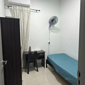 I residence Kota damansara condo single room for rent female