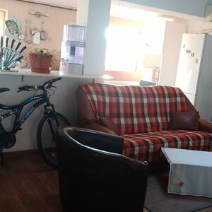 Large apartment in villa with yard/parking