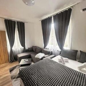 EXCLUSIVE SALE - half of a villa with 2 apartments in the ce