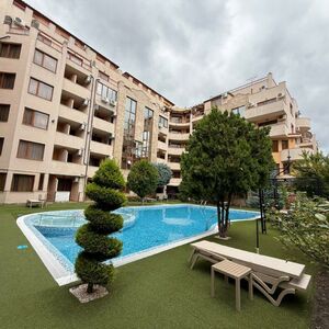 Spacious 2-Bedroom Apartment with Pool View Emerald Paradise