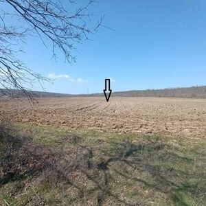 Investment plot 5700 sq.m with 37 m facing the road Varna-Bu