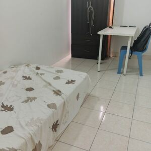 Look for Single room male tenant replacement Palm spring kd