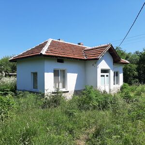 Two houses with plot of land 15 km from big city in Bulgaria