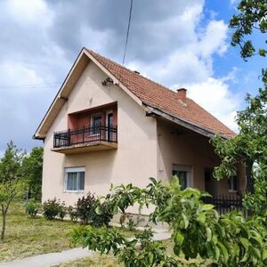 I am selling a house in the village of Provo-Vladimirci
