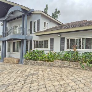 COMMERCIAL 5-BED OFFICE BUILDING TO LET@AIRPORT RESIDENTIAL 