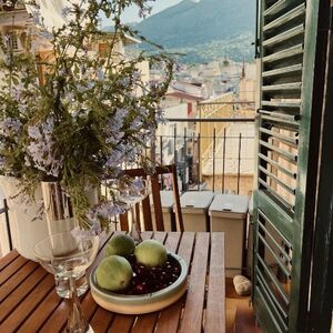 Beautifully curated 4bd apartment on Italian seaside