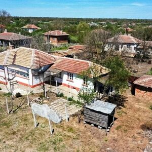 House with 2,400 sq.m. Garden | Only 25 Minutes from the Sea
