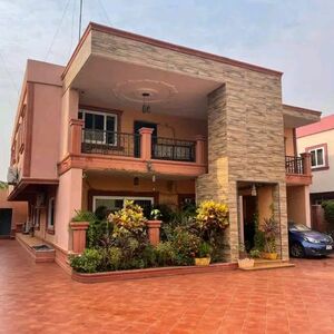 EXECUTIVE4-BEDROOM +BQ TOWNHOME FOR SALE@ EAST AIRPORT
