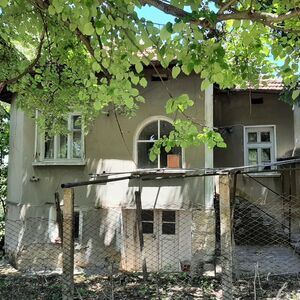 Old rural house with barn, land & quiet location in village