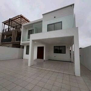 MODERN3-BEDROOM DETACHED HOME FOR SALE@EAST LEGON HILL